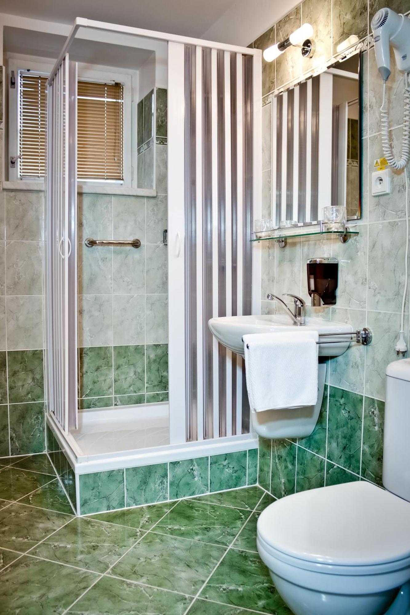 אוסטרבה Hotel Palac Elektra מראה חיצוני תמונה