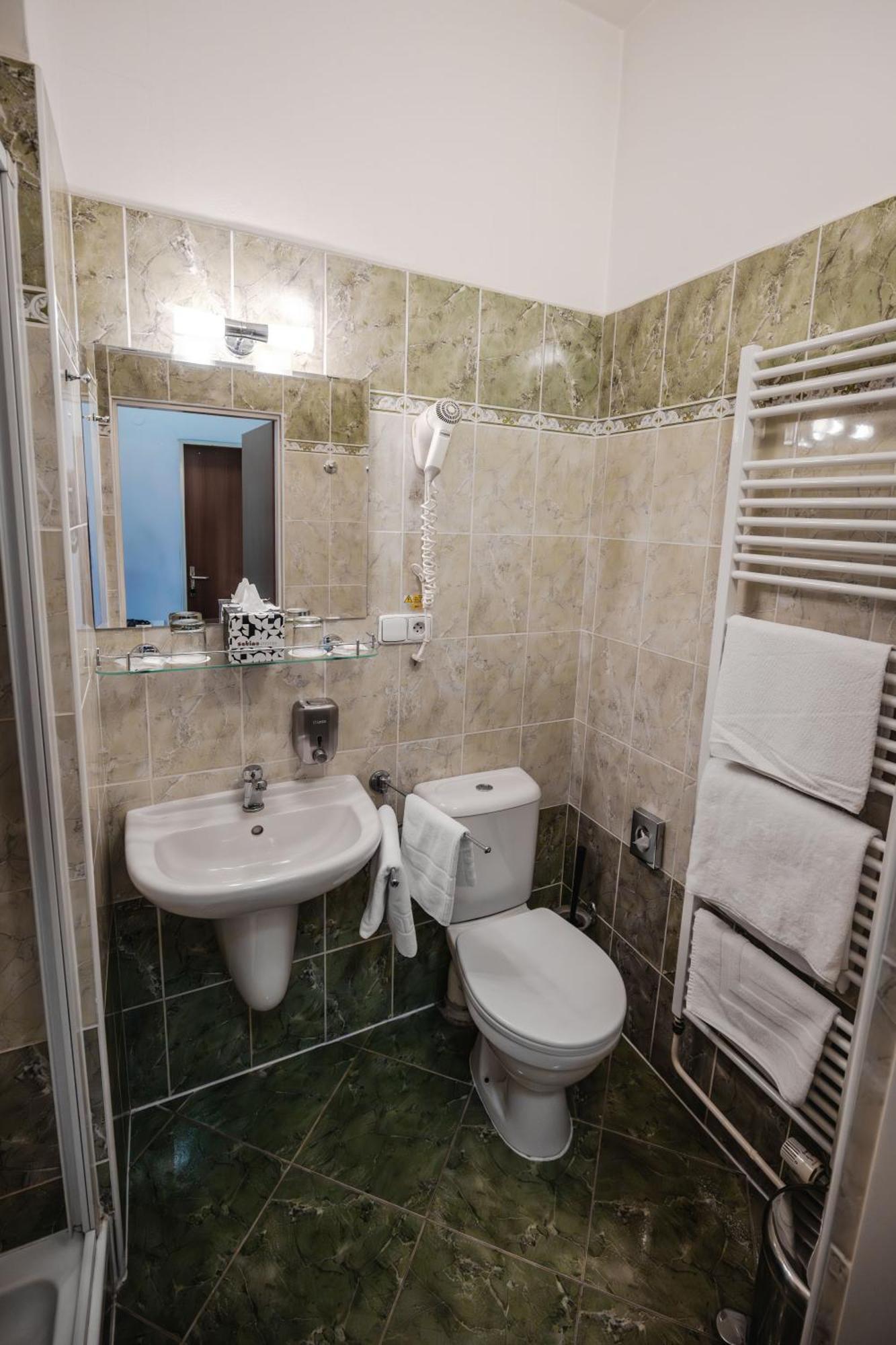 אוסטרבה Hotel Palac Elektra מראה חיצוני תמונה